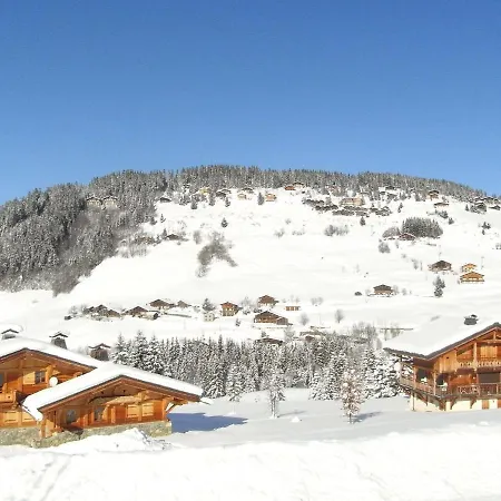 Cosy With Garden Chalet
