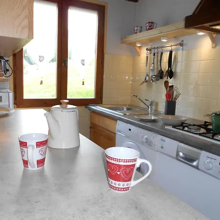 Chalet Cosy With Garden Notre-Dame-de-Bellecombe